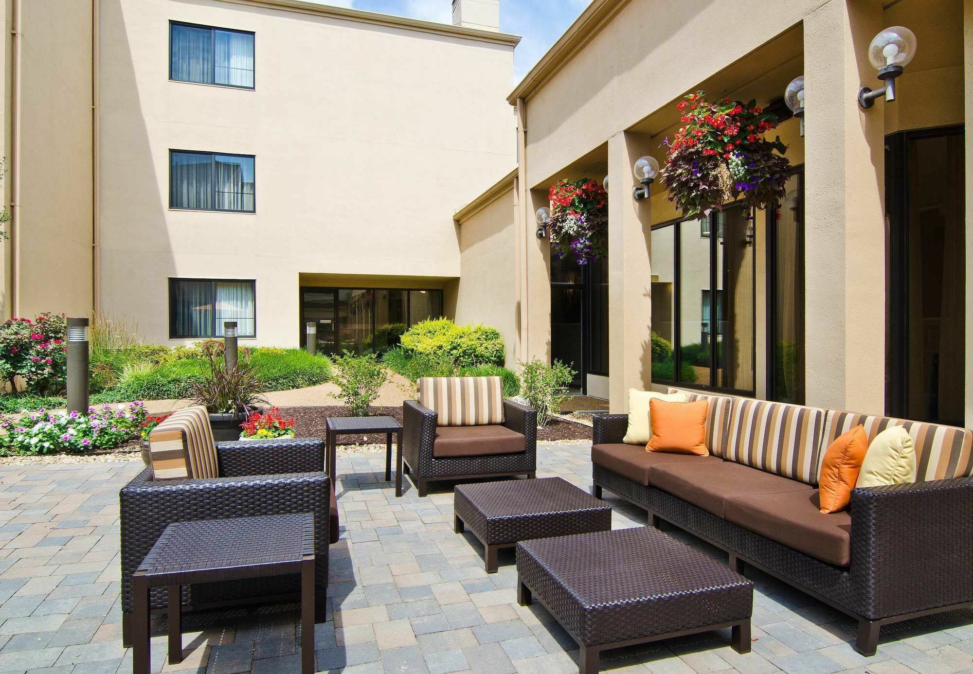 Courtyard St. Louis Westport Plaza Hotel Maryland Heights Luaran gambar
